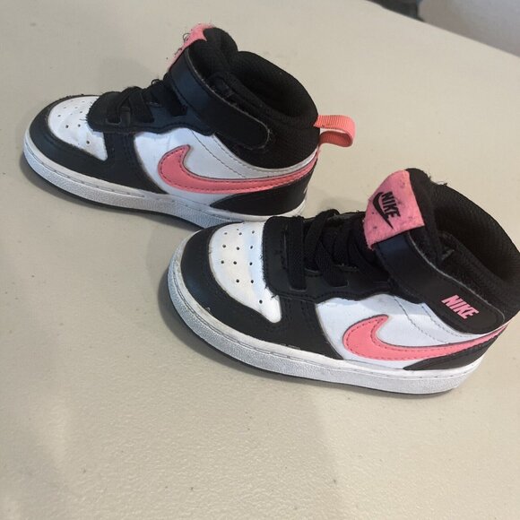 NIKE Kids Court Borough Mid 2 Black/Sunset Pulse-White Pink Size 12 - Picture 3 of 9